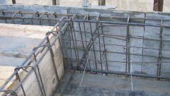 斜长的起弯角度为60度；惹起全体布局